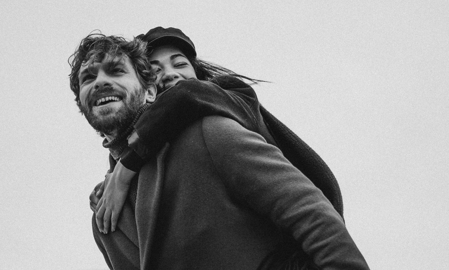 Las mujeres prefieren hombres afeitados o con barba