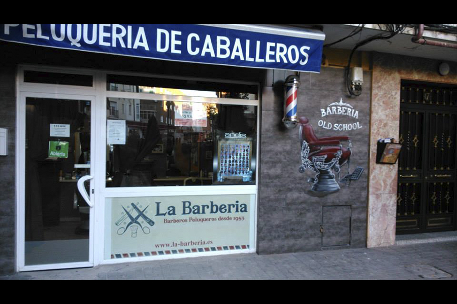 barberia fachada barberiaoldschool