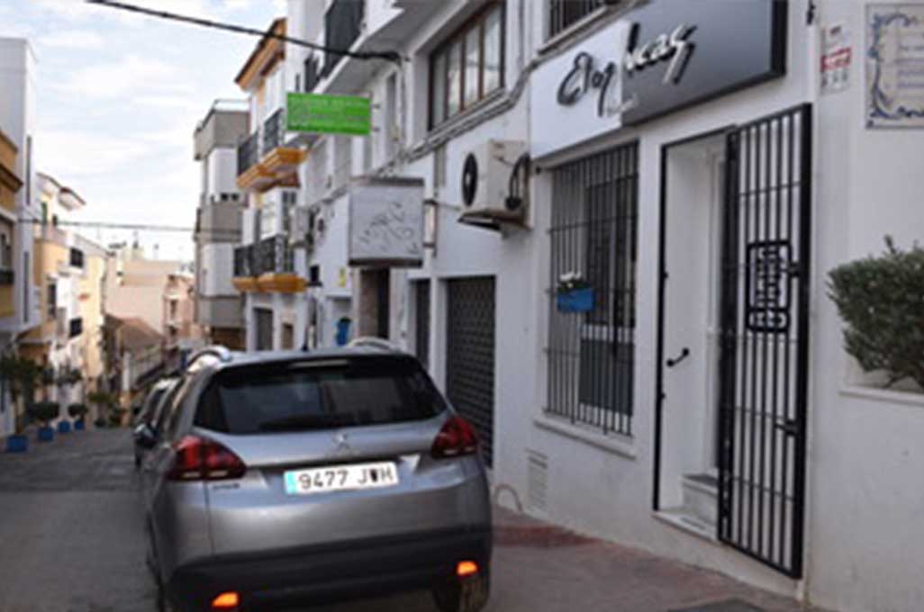 fachada Eloy Lucas Peluqueros