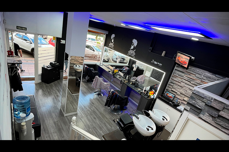 interior barberia cristian