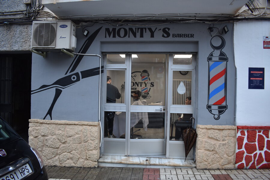 Fachada barberia montys