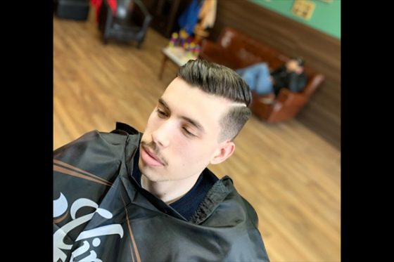P J BarberShop corte de lado
