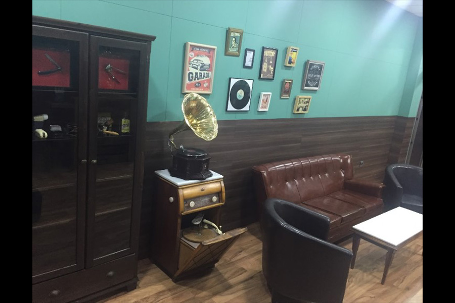 P J BarberShop principal interior dos