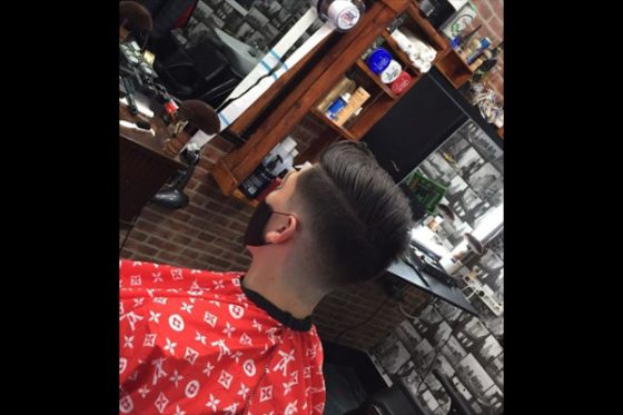 cabello corte degradado Lennon Barber shop