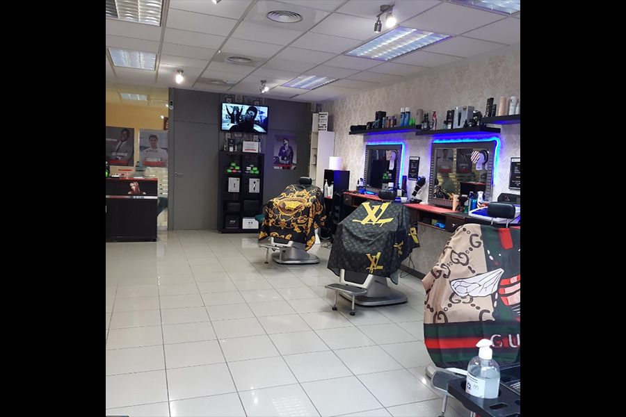 principal Golden fingers interior