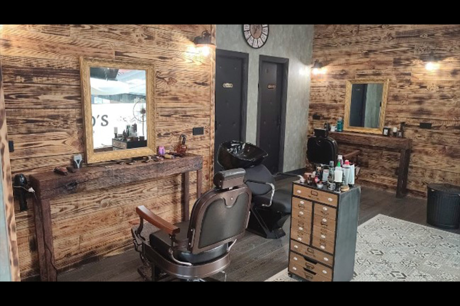 principal interior dingos barber shop
