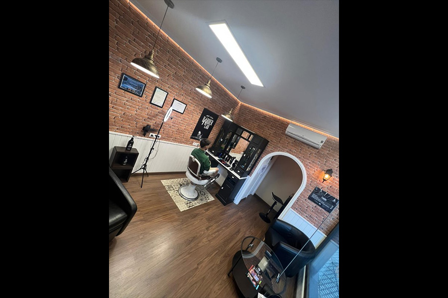 principales interno Barber Cao