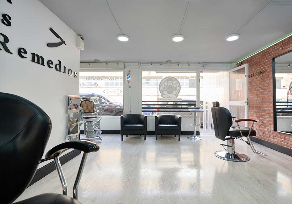 sala de espera barbería los remedios