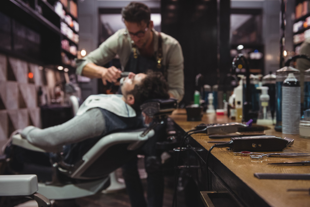 cuales son los gastos de una barberia