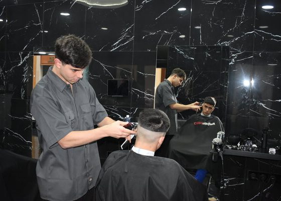 Corte román haircuts and shave