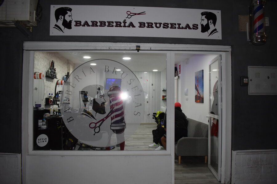 Fachada barberia bruselas