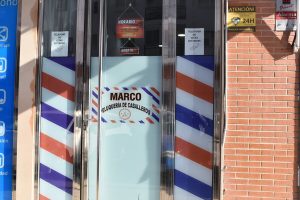 Fachada marco peluqueria caballeros