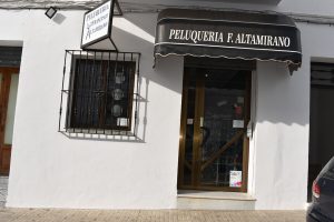 Fachada peluqueria f Altamirano