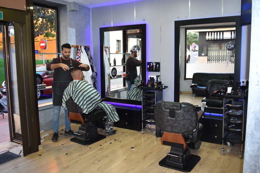 Interior paluqueria y barberia tetuan 2