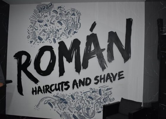 Pared román haircuts and shave