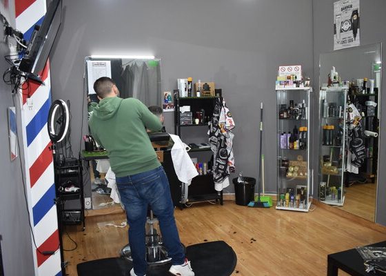 Personal moreno cárdenas barber shop