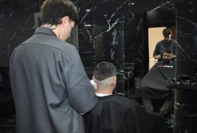 como trabajamos roman haircuts and shave