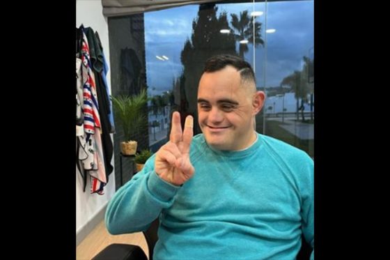 corte adulto mina ferry barber