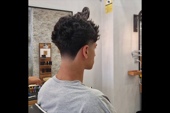corte curly alpha barbershop