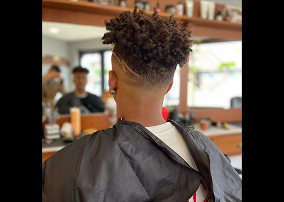 corte curly mc amaro barberclub