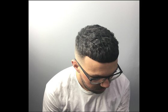 corte estilo barberia con dos barbas