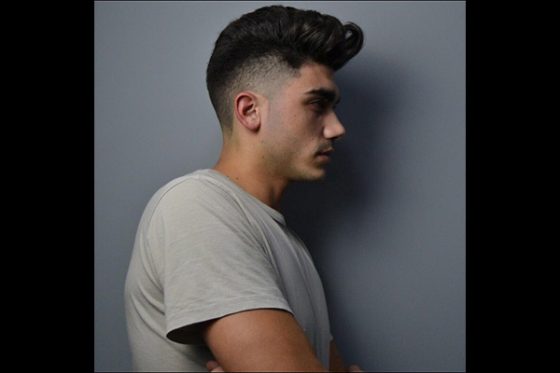 corte joven barberia con dos barbas