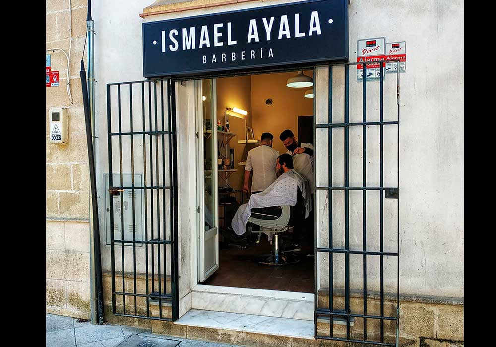 fachada barbería ismael ayala
