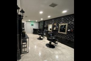fachada principal barberia interior zona