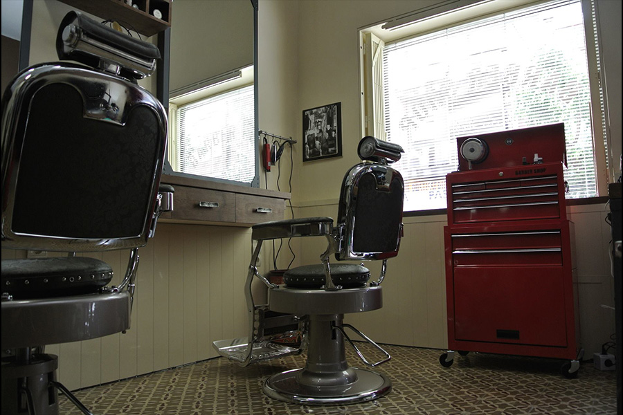 interior barbershop de la vila