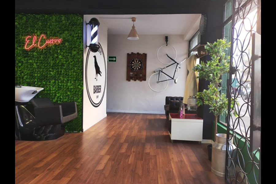 interior el cuervo barbershop