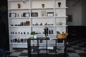 interior ibuu barber shop