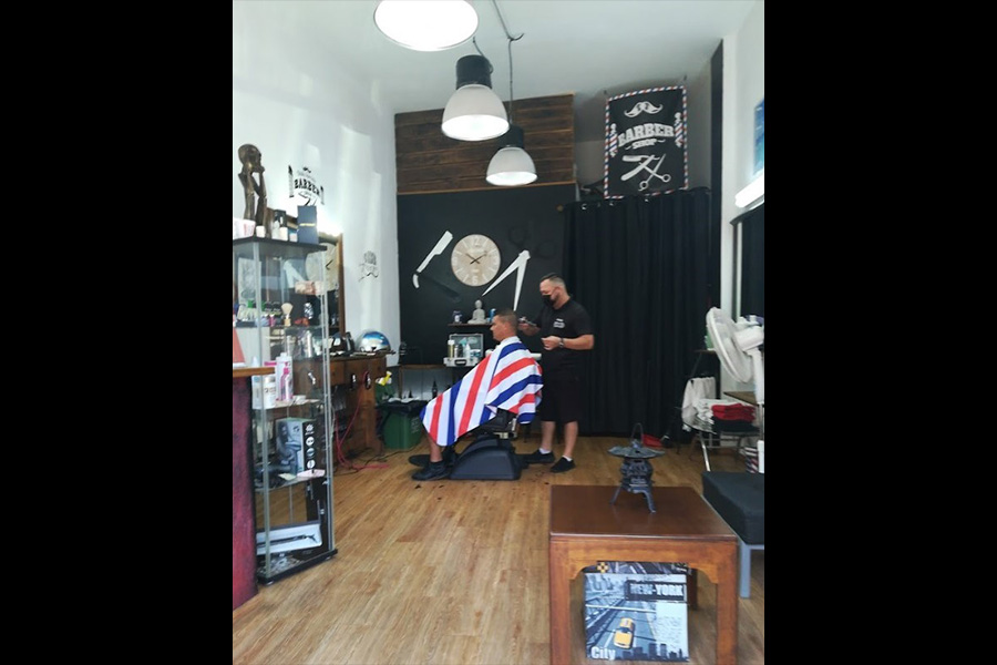 interior la barberia