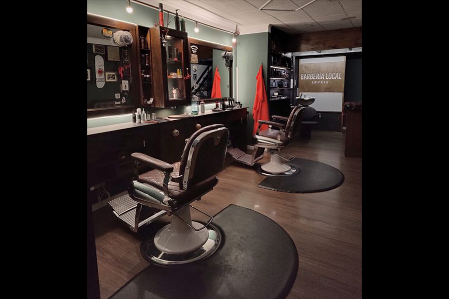 interior la barberia