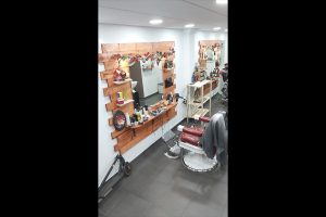 interior r and m barber