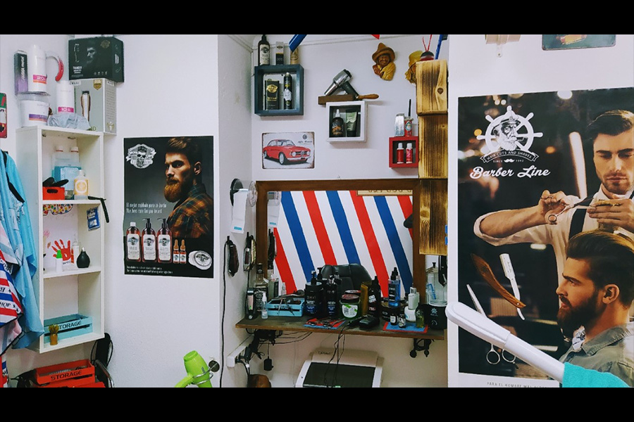 interior riad barbershop