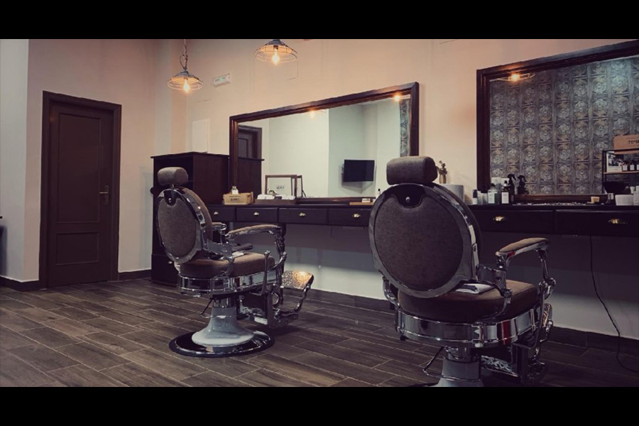 interior sillas principal julen barbershop