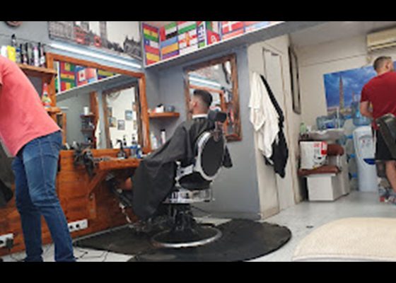 interno fachada barberia