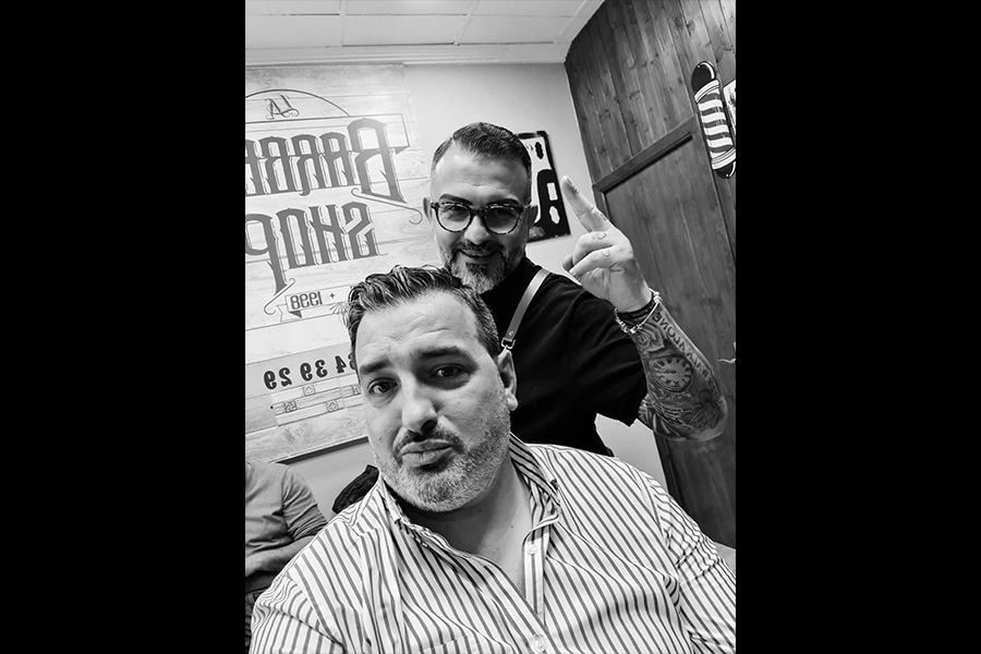 italians barber shop peluqueros