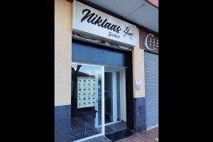 principal adulto niklaas barber