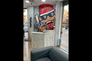principal interno barberia the monkey nombre