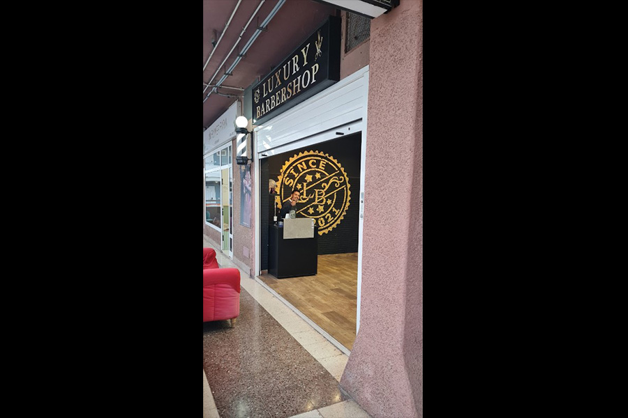 principal interno fachada luxury barberia