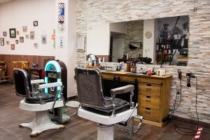 puesto de trabajo sala interna marios barberia