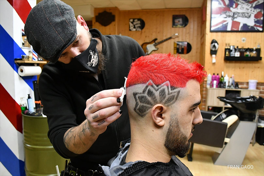 tatuaje capilar rulo peluqueros