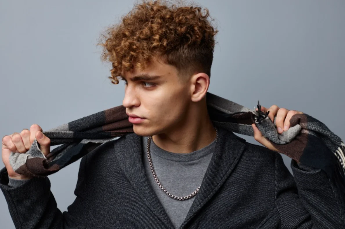 cortes asimetricos de pelo rizado corto