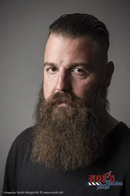 barba hombre Noes Barber Shop