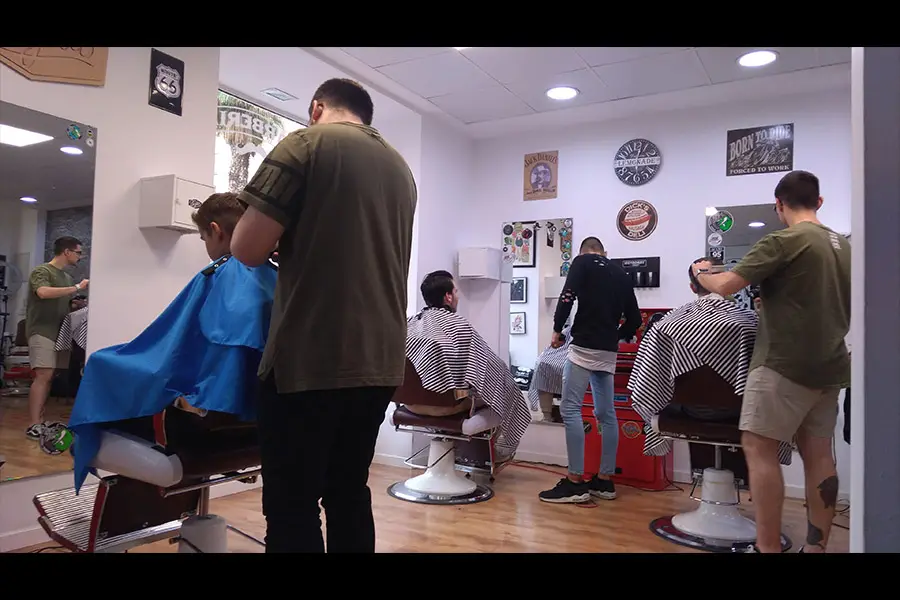 barber 3bigotes peluqueros