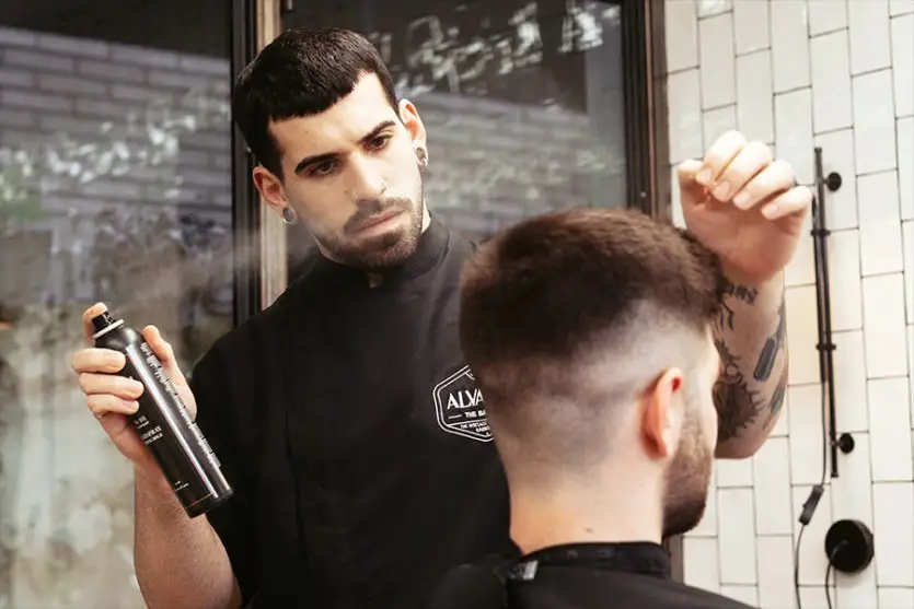 barbero barberia alvaro peluqueros