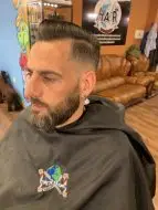 corte y barba Barberías Hairo
