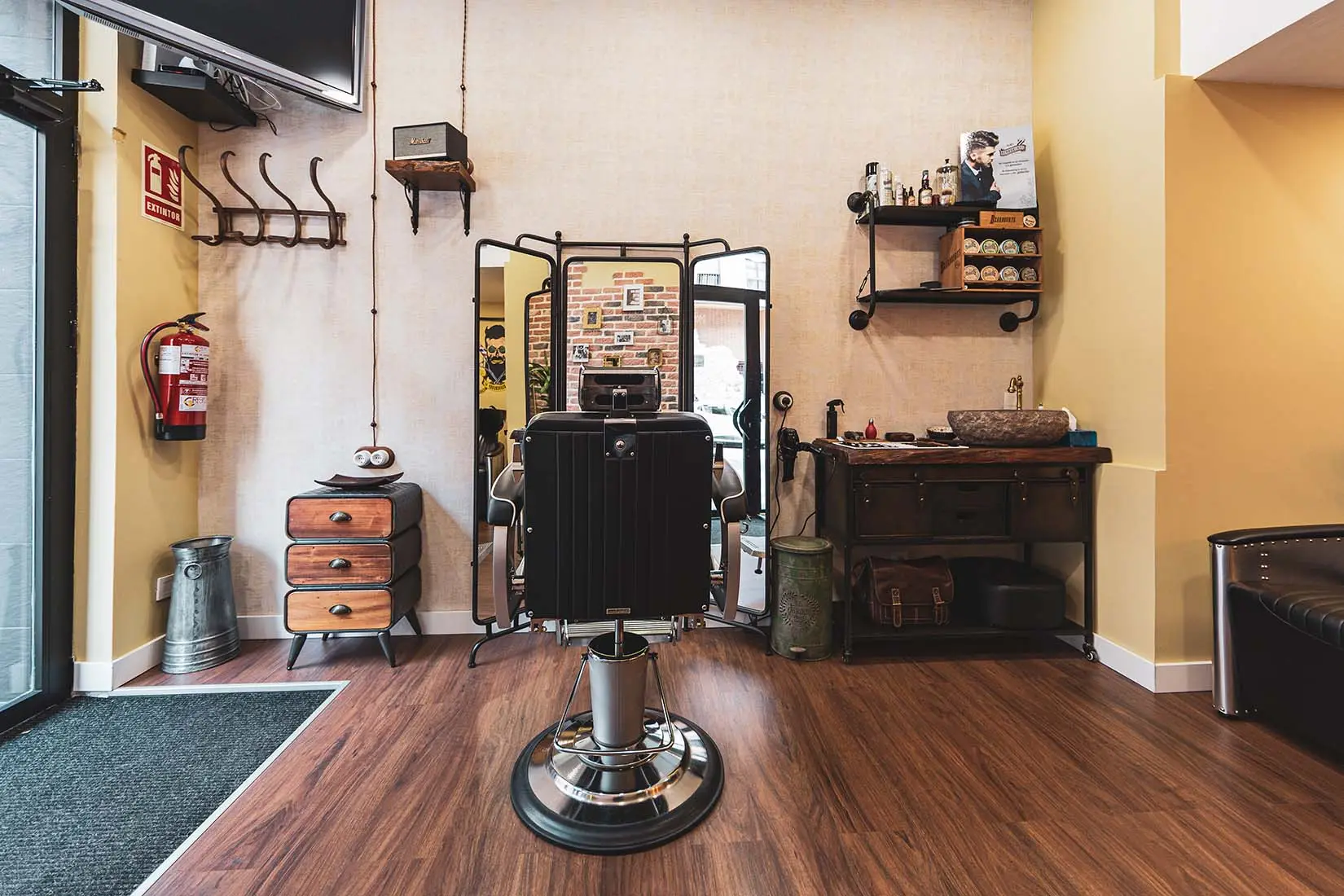 espacio de trabajo Peluquería y Barbería Iván Fernandez