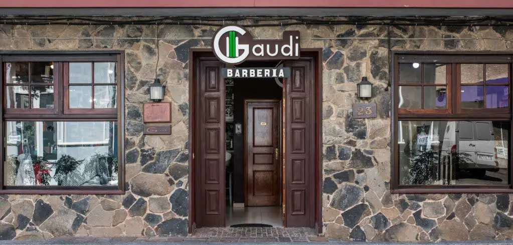 fachada Barberia Gaudi